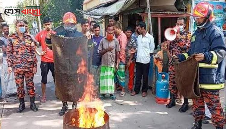 মদনগঞ্জে ফায়ার সার্ভিস ও সিভিল ডিফেন্স’র আগুন নিবারনের কৌশল প্রদর্শন