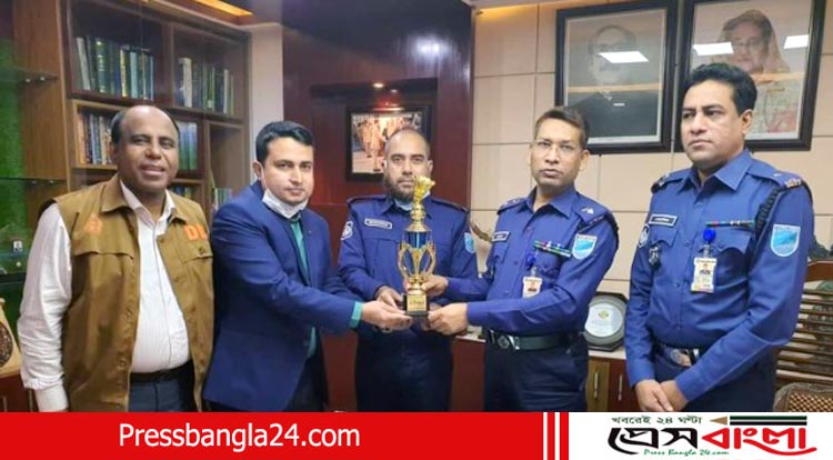 ব্যাডমিন্টন টুর্নামেন্ট ২০২০ এর চ্যাম্পিয়ন না’গঞ্জ জেলা পুলিশ