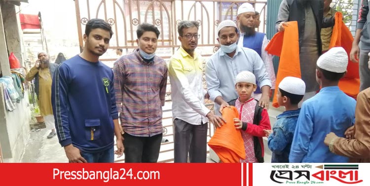সিদ্ধিরগঞ্জে হীরাঝিল একতা সংঘ'র উদ্যোগে এতিমদের মাঝে কম্বল বিতরণ