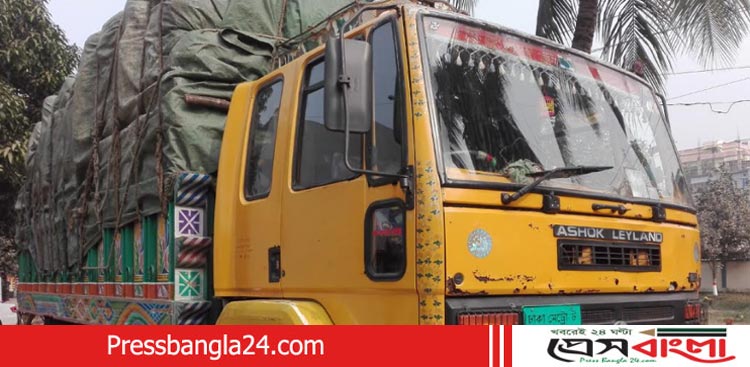 আড়াইহাজারে সোয়া ৫টন অবৈধ পলিথিন সহ গ্রেফতার ২