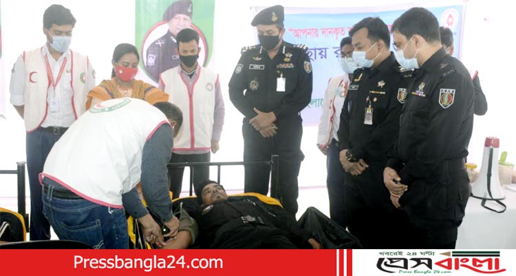 না’গঞ্জে ‘‘র‌্যাব সেবা সপ্তাহ” উদযাপনে রক্তদান কর্মসূচী