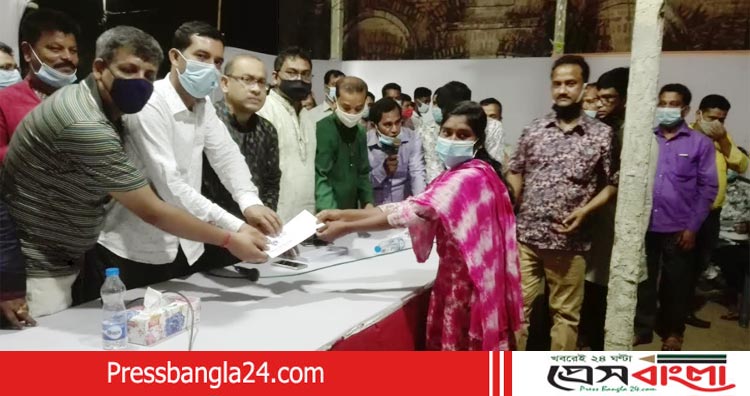 না'গঞ্জ জেলা যুব ঐক্য পরিষদের উদ্যোগে দুস্থ মেধাবী শিক্ষার্থীদের বৃত্তি প্রদান