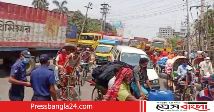 লকডাউনের দ্বিতীয় দিনে বেড়েছে যান চলাচল ও লোকসমাগম
