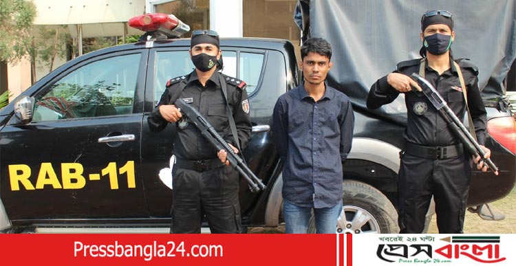 যৌতুক না পেয়ে চাপাতি দিয়ে স্ত্রীর ডান হাতের কব্জি কেটে বিচ্ছিন্ন