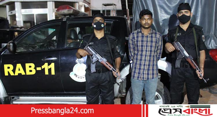 ফেন্সিডিল সহ মাদক ব্যবসায়ী গ্রেফতার